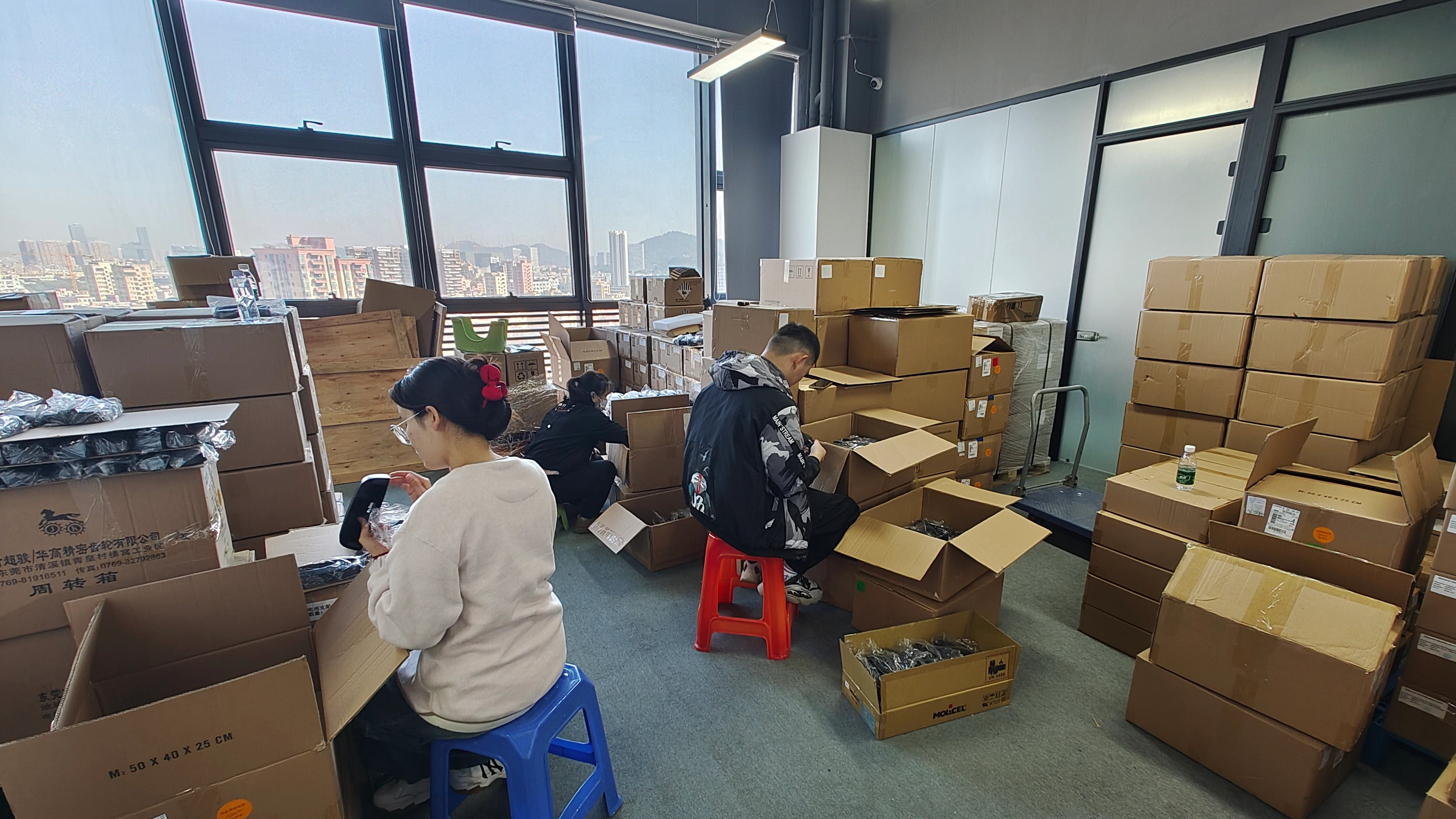 HCC赶上智能可穿戴设备客户的电池生产